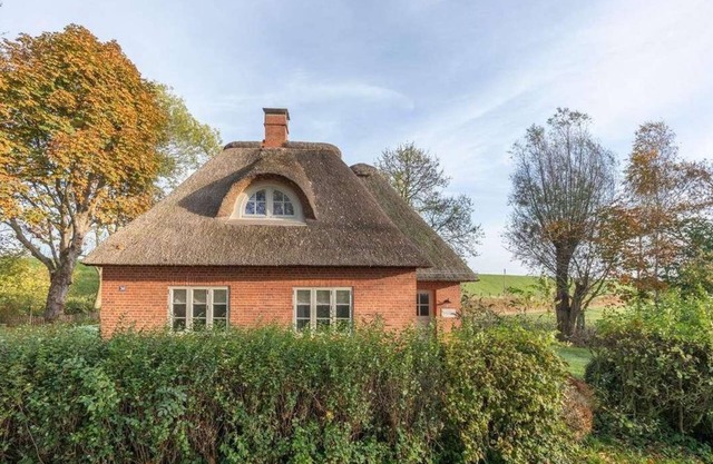 Dike keeper's cottage