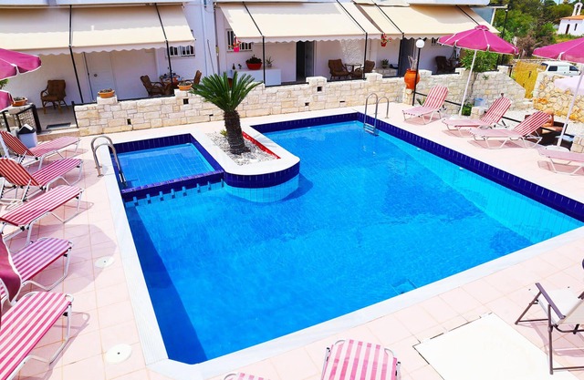 Dimitrios Pool Apartment - 5 min from the beach