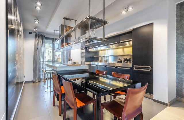 Dimora Einaudi - Two Bedroom Apartment, Sleeps 4