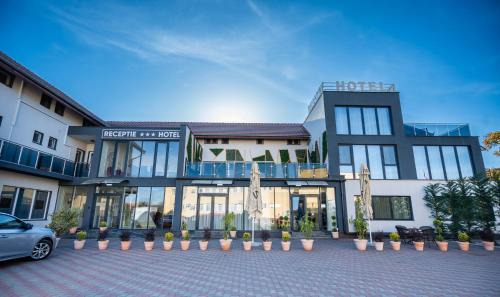 Dinasty Hotel