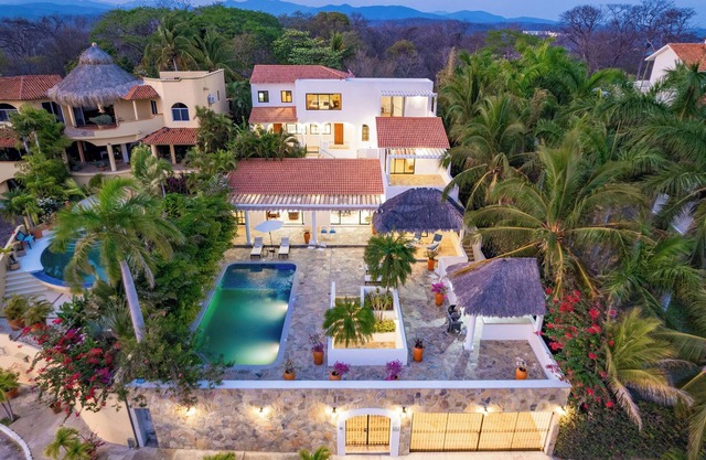 Direct Beach Access in Gated Neighborhood