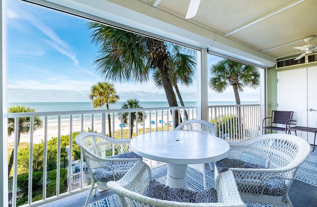 Direct Beachfront! Renovated! Amazing Views! SEE REVIEWS! CLEAN! SandCastle1 407