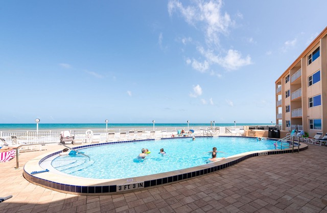 Direct Ocean/Pool Deck