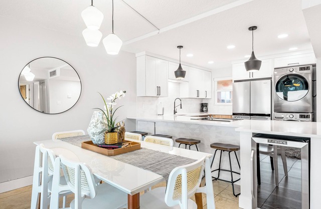 Direct Oceanfront Condo w/Extra Large Balcony, Fully Renovated, & Heated Pool! 🏖️