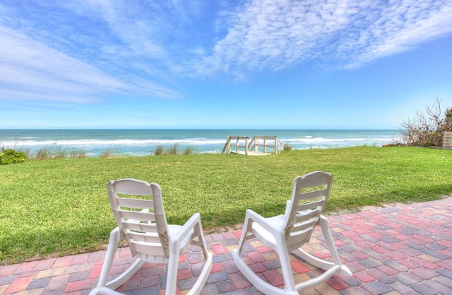 Direct Oceanfront Heavenly Retreat, fully licensed 6465
