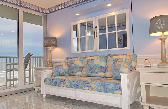 DIRECT OCEANFRONT CORNER UNIT - OCEAN VIEWS FROM LIVING ROOM AND BEDROOM