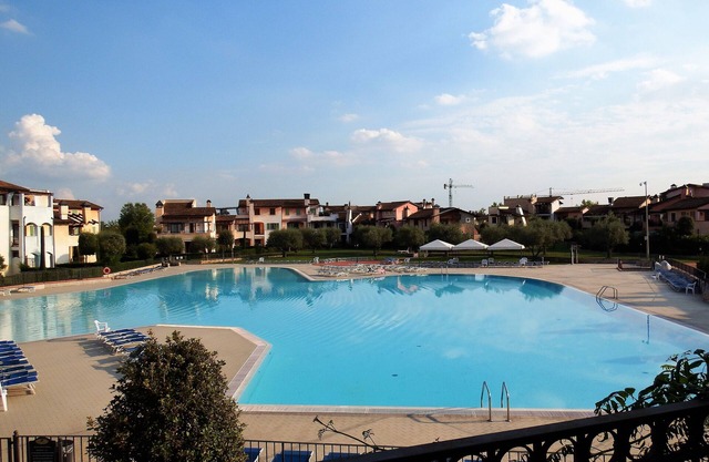 Direct pool view apartment in lake proximity