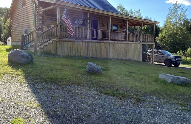 Direct SNOWMOBILE, ATV/UTV trail access! Magalloway Views Outdoor Lovers Dream!