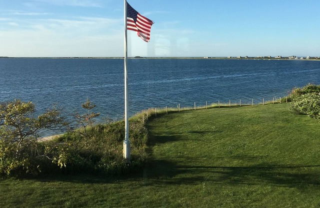 Direct Waterfront (Wauwinet Harbor) 2 Bedroom Cottage (2006)
