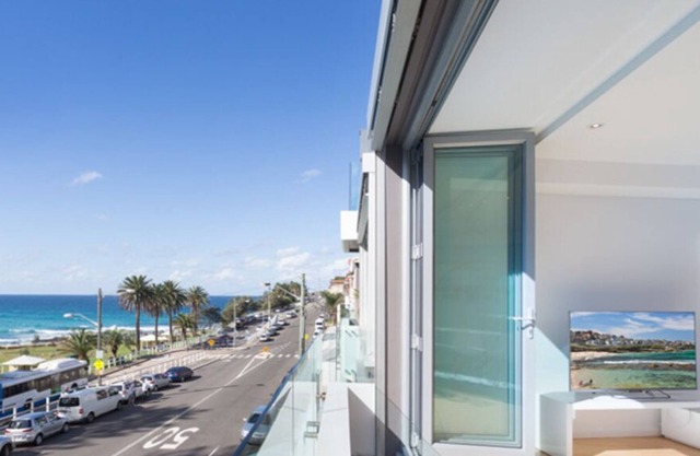 Directly across from the famous waves of Bronte beach with unobstructed views