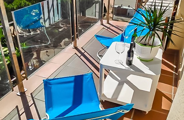 Directly at the beach, pool, sea view, A/C, Wifi