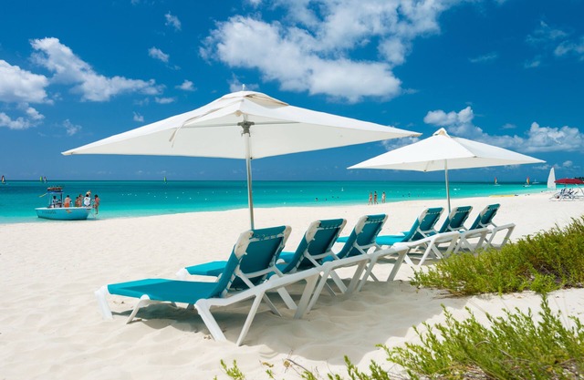 Directly on Beach, Beachy Chic 2 BR - Heart of Grace Bay - Grandview Resort