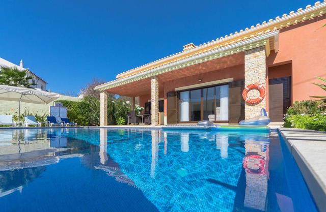 Discounted Modern 4 bedroom villa with private pool in S. B Messines