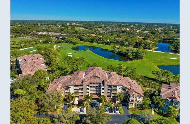 Discount ! Family Fun! Panoramic Golf course Views- vacation at Bonita bay
