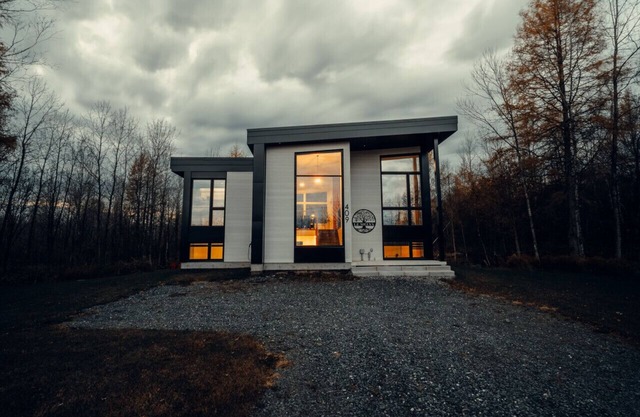 Discount! Modern Cottage- Hot Tub- Nature Escape- Fire Pit