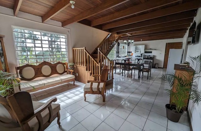 Discover beautiful family house in San Jose near airport, only at 40min - 30KM