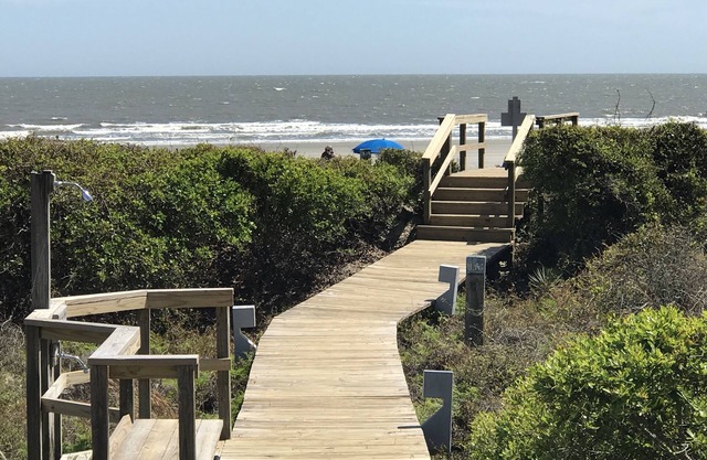 Discover Kiawah and Fall in Love! OCEANFRONT VILLA