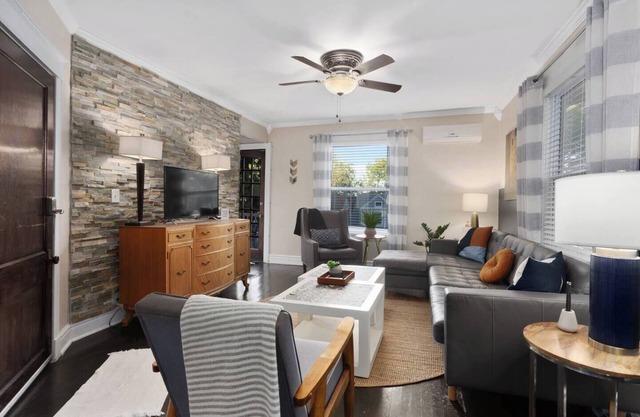 Discover our charming 2-bed, 1-bath apartment in a beautifully restored triplex