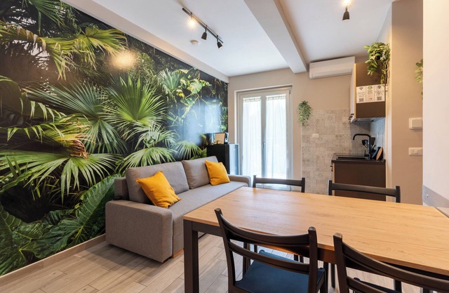 Discover Rome from another perspective: entire apartment with garden