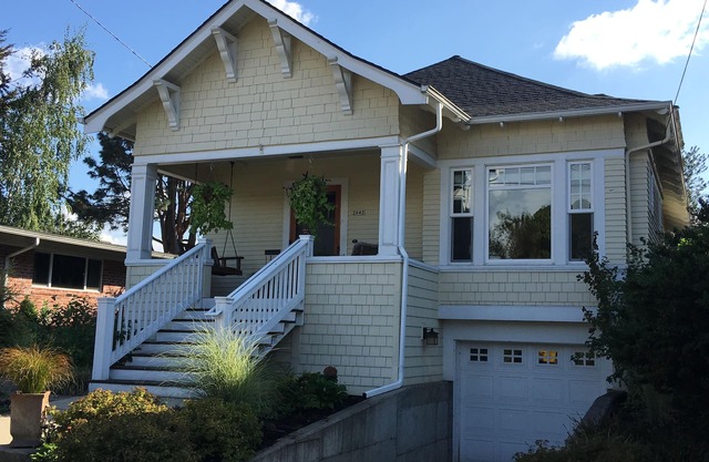 Discover vibrant Southeast Portland, just steps away from Hawthorne District
