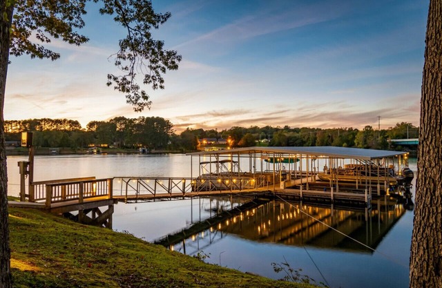 Dock,Slip, Kayaks, SUPs, Game Room, Hot Tub