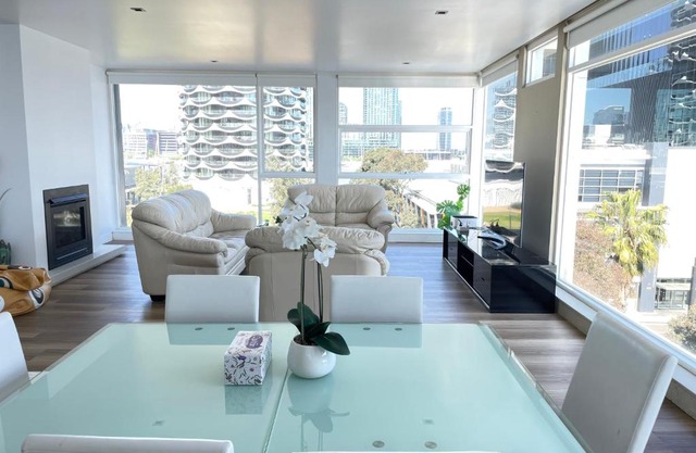 Docklands Luxury Penthouse Right Above The District Docklands