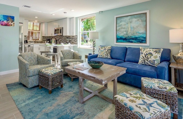 *DOCKSIDE DAYDREAMS @ COCONUT MALLORY* Marina Villa + LAST KEY SERVICES…