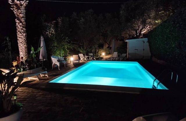Dog Friendly Apartment in Villa with Pool and Dog Area