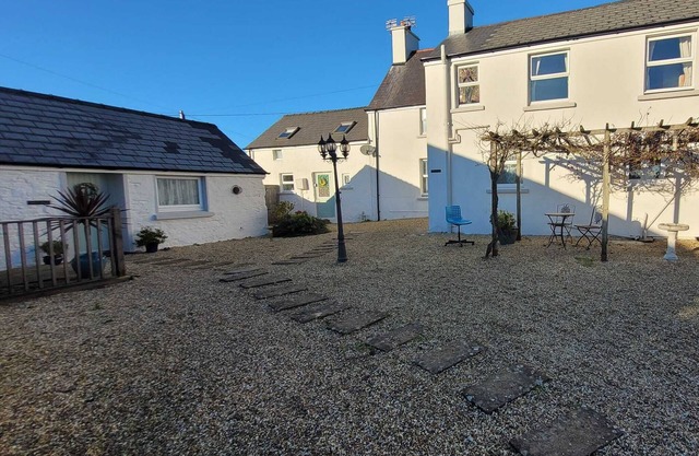 Dog Friendly 18th Century Cottage