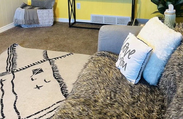 Dog Friendly 3bed/1bath by DIA