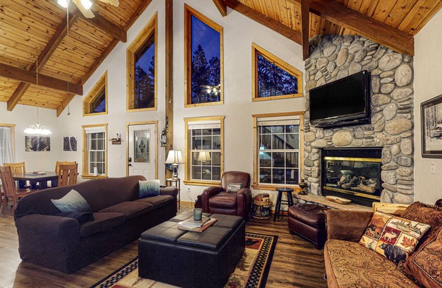 Dog-Friendly Cabin in a Private Location w/ Gas Fireplaces & a Furnished Deck