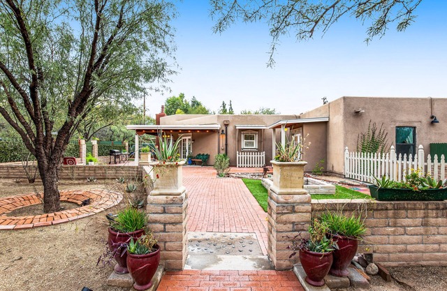 Dog-friendly charming historic home with patio, central AC, & washer/dryer
