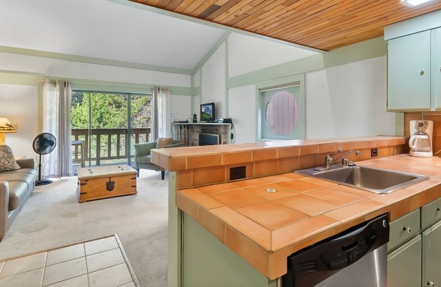 Dog Friendly Corner Studio Loft! - Creekside #81 by RedAwning