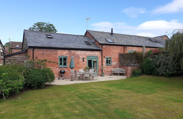 Dog Friendly Country Cottage, Heart of Shropshire