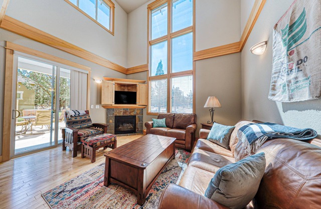 Dog-Friendly Family Home W/Free WiFi, Shared Pool/Hot Tub, Gas Grill