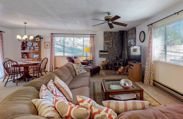 Dog-friendly getaway with pool, tennis & nearby beach access