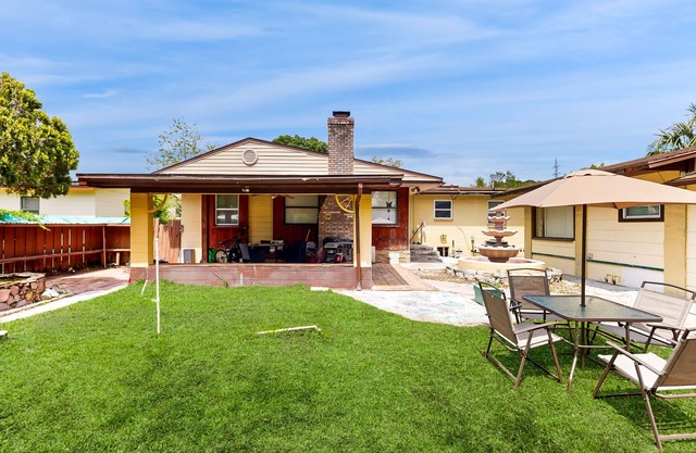Dog-friendly guest house with great location, next to park & sports fields