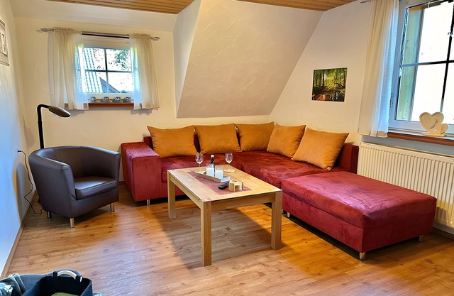 Dog-Friendly Holiday Apartment Waldblick 75sqm, 2 Bedrooms, up to 6 People