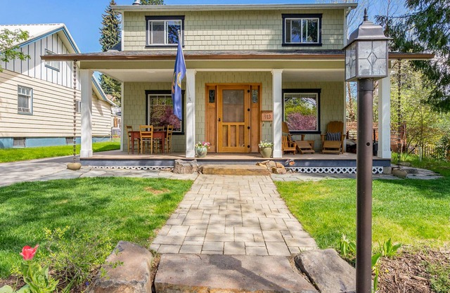 Dog-friendly home with hot tub, roof deck, theater room & great location