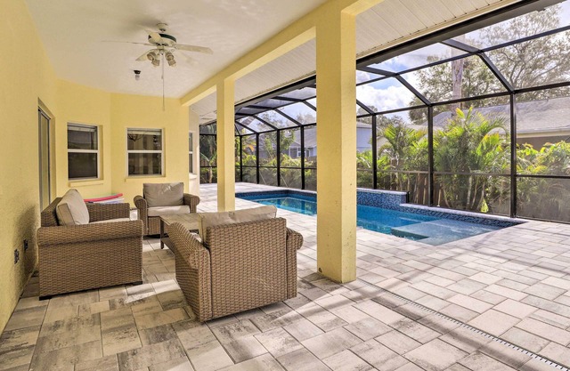 Dog-Friendly Home w/Pool & Yard in Bradenton