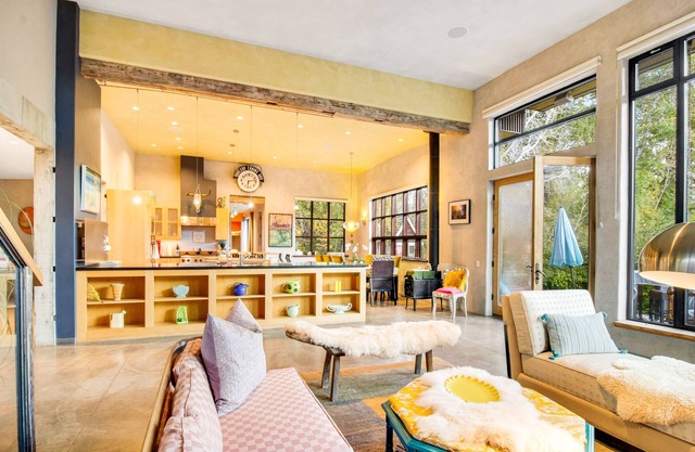 Dog-friendly home with private hot tub & gas grill