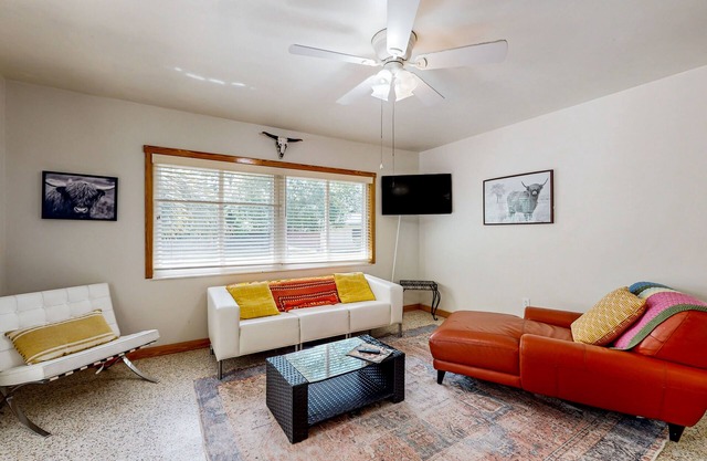 Dog-friendly home with private pool, patio, outdoor fireplace, washer/dryer, AC