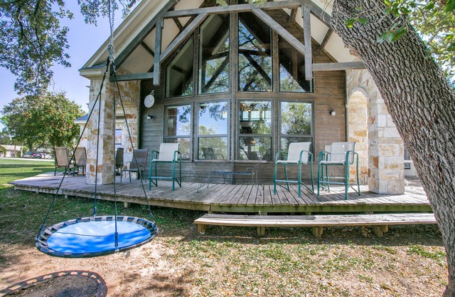 Dog-friendly home with Lake Whitney views, fireplace, deck & AC - near boat ramp