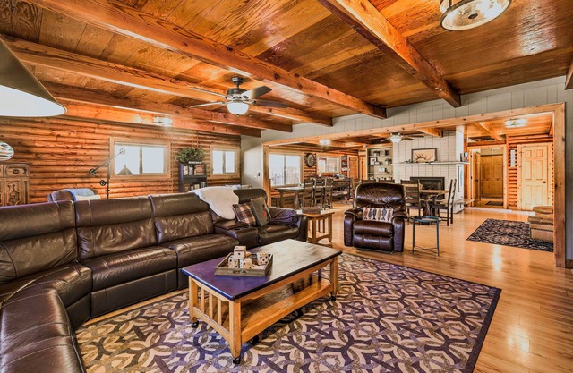 Dog-Friendly Kings Beach Log Cabin w/Hot Tub!