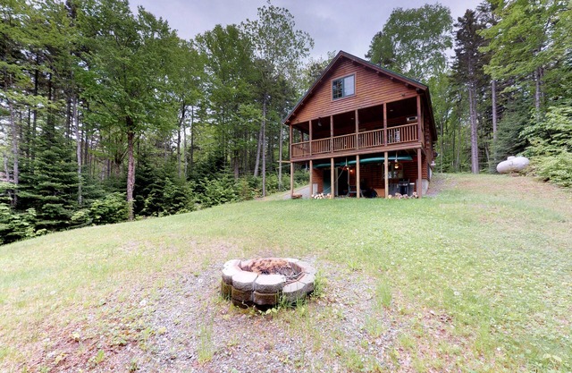 Dog-Friendly Log Cabin with Gorgeous Lake Views Near Beach & Snowmobile Trails