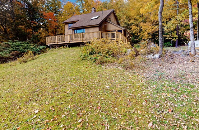 Dog-friendly, mountain-view getaway with a woodstove, firepit & washer/dryer
