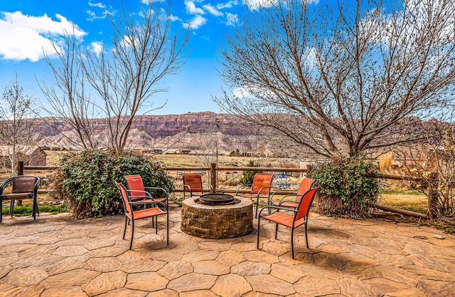 Dog-friendly, mountain view home with private hot tub, central AC, and fireplace