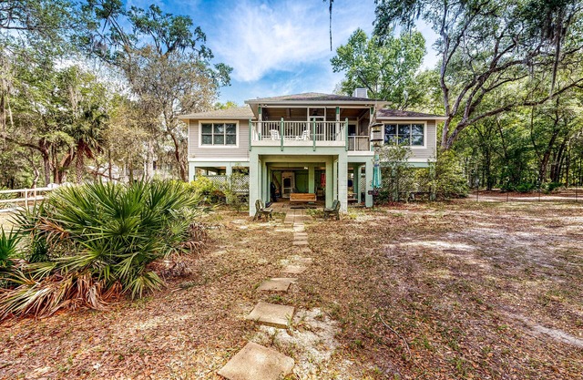 Dog-friendly riverfront home - screened porch, 2 private docks, boat ramp access