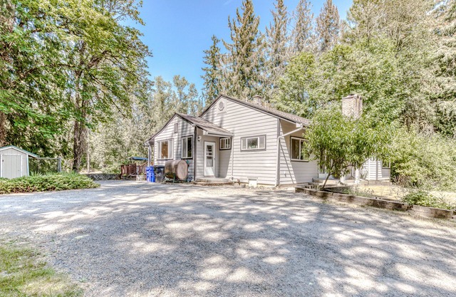 Dog-Friendly Riverfront Retreat with Private Hot Tub, Firepit & Free WiFi