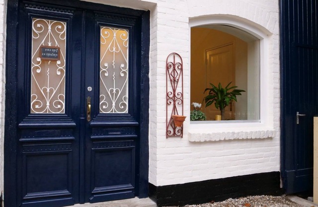 Dog-friendly vacation home near Pater Karel Chapel & off-leash dog area